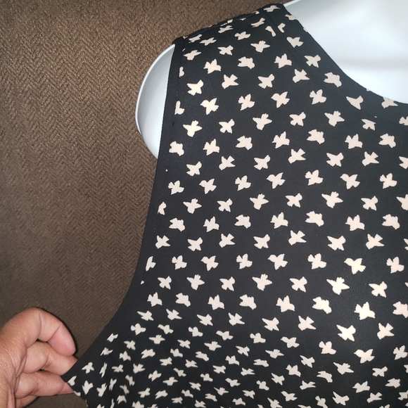 Loft brand women's sleeveless top size XL Black and taupe color with bird prints - Picture 7 of 8